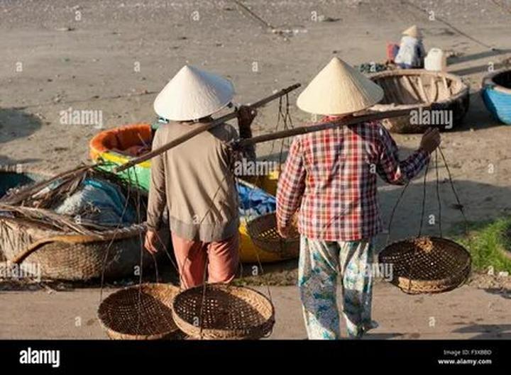 Huang Yoyo: Shop này dựa trên thiết kế basic, nhưng lại trẻ trung và phong cách.